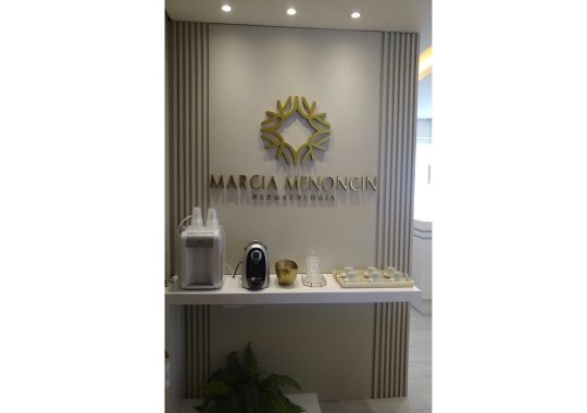 Marcia Menoncin Dermatologia